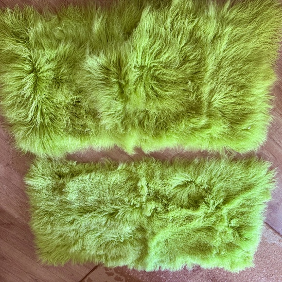 Mongolian Fur Rug - Picture 3 of 9